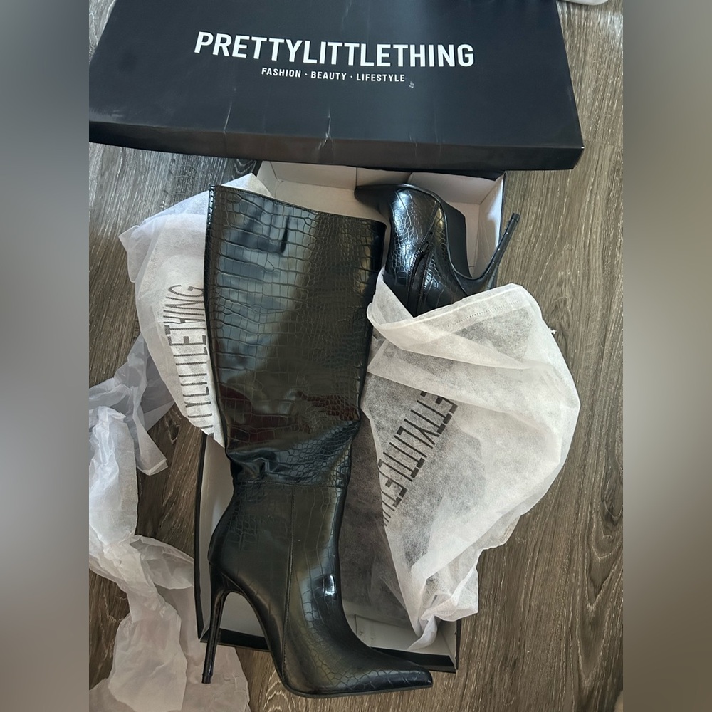PrettyLittleThing Black Croc-Pattern Heeled Boots